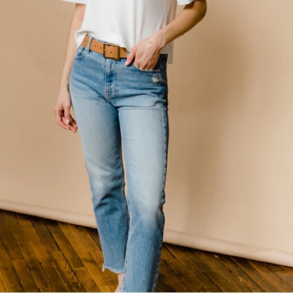 Women’s ABLE the straight jean size 32 raw hem sold out high rise waist